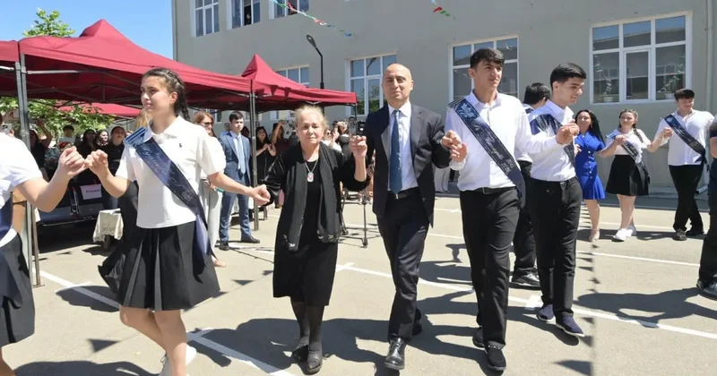 Elm və təhsil naziri “Son zəng” tədbirində iştirak etdi FOTOLAR