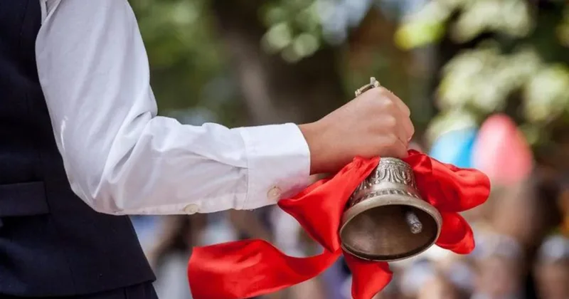 Azərbaycanın bütün məktəblərində Son zəng çalınır