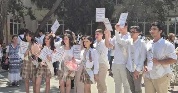 Bu gün məktəblərində “Son zəng” tədbitləri keçirilir
