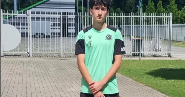 “Qarabağ”ın futbolçusu “Hannover”in düşərgəsində