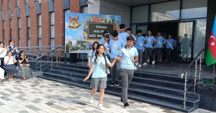 33 il sonra çalınan Son zəng FÜZULİNİN İLK MƏZUNLARI