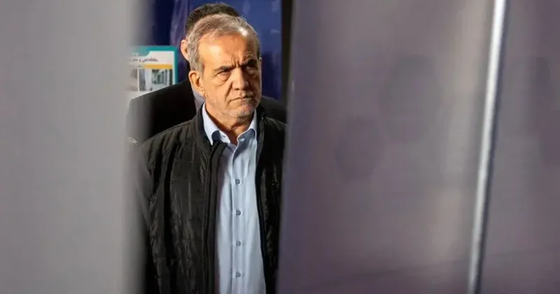 Məsud Pezeşkiana qəsd: Toplantı yerinin bombalanması anı VİDEO