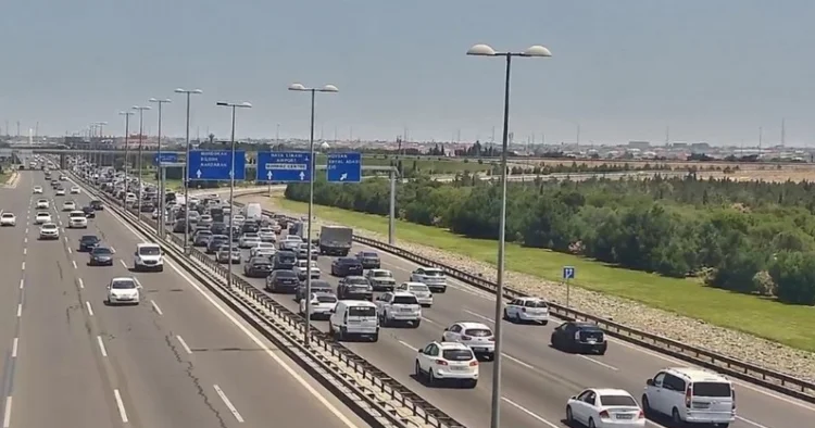 Bakıda yol nəqliyyat hadisəsi olub, tıxac yaranıb