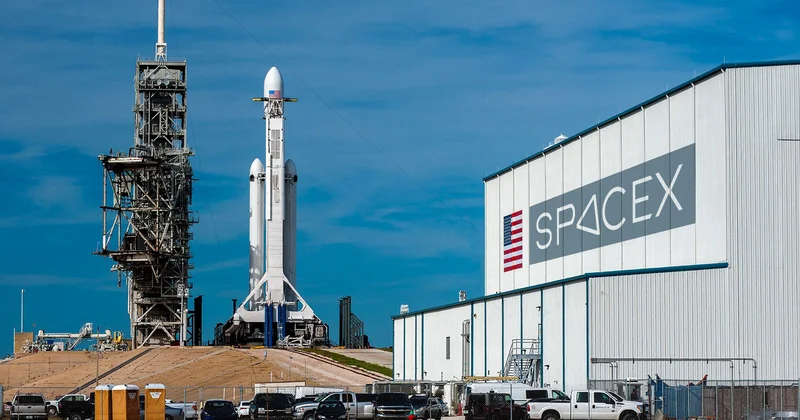 SpaceX süni intellekt startapına 2 milyard dollar investisiya yatırır