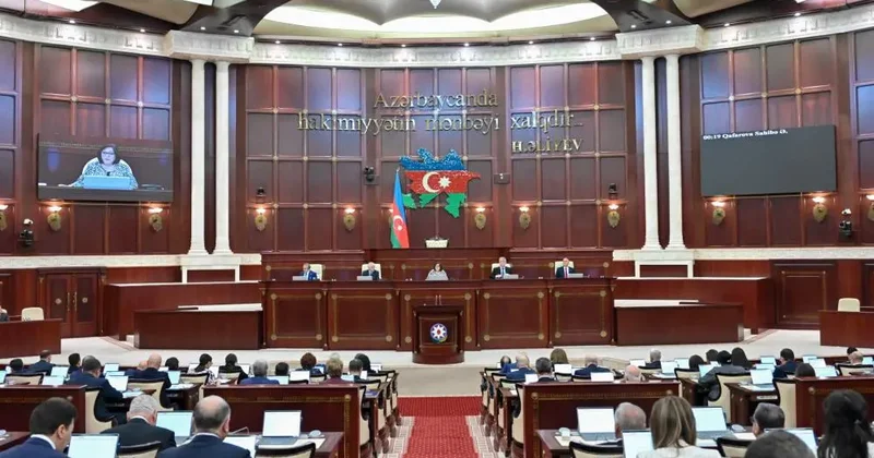Milli Məclis “Dövlət satınalmaları haqqında” qanuna dəyişikliyi təsdiqlədi