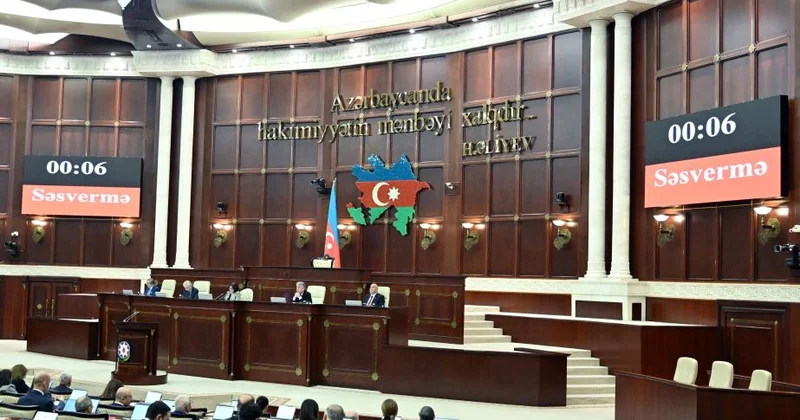 Deputatlar 22 məsələni müzakirə etmək üçün toplaşdı