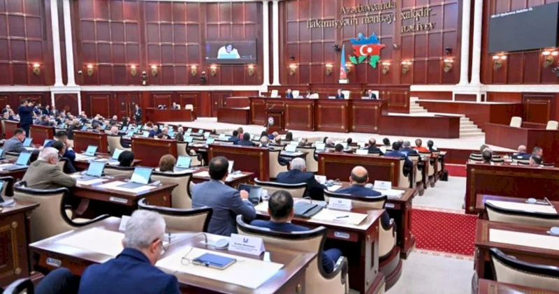 Sabah deputatlar tətilə çıxacaq