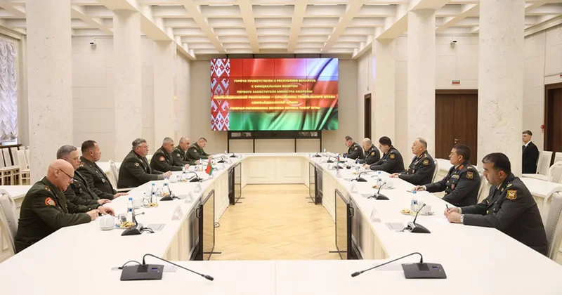 Керим Велиев обсудил с главой Генштаба ВС Беларуси вопросы региональной безопасности