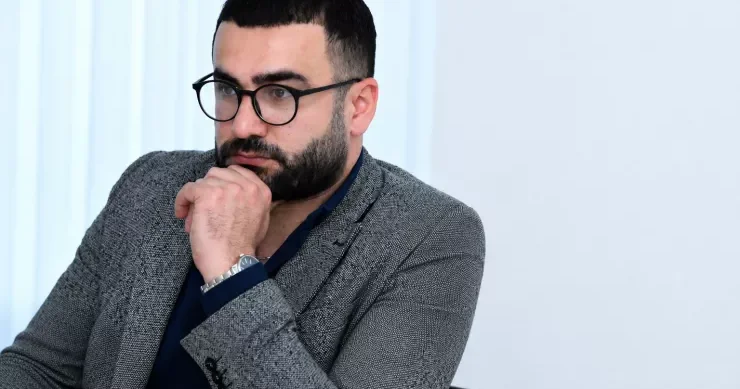 Sanki Cənnət anaların ayağının altından qaçıb... Mahir Xəttab yazır