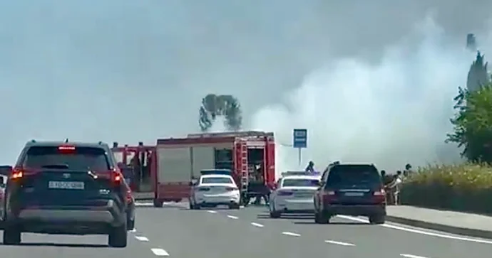 Zuğulbada hərəkətdə olan “Mercedes Vito” yanaraq kül oldu VİDEO