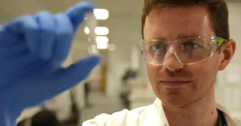 Britaniyada “Ebola” peyvəndinin klinik sınaqlarına başlanılır