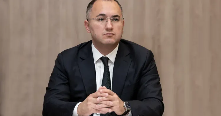 Operator və yaxınları öz platformalarında layihə sahibi ola bilməyəcək Nazir müavini