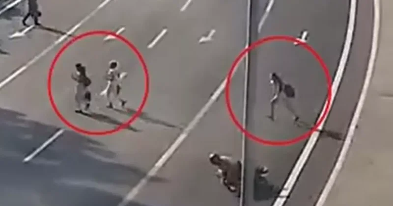 Пешеходы чуть не убили бакинского мотоциклиста ВИДЕО