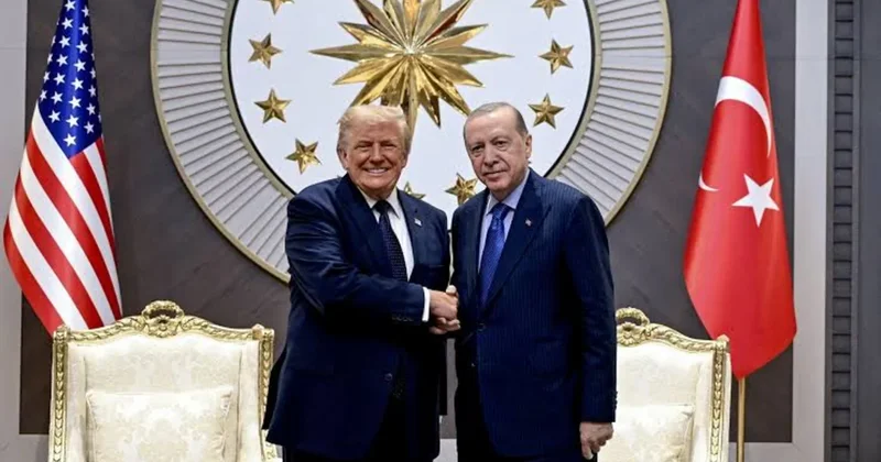 Ərdoğan NATO sammitində Trampa xüsusi qızılı revolver hədiyyə edib