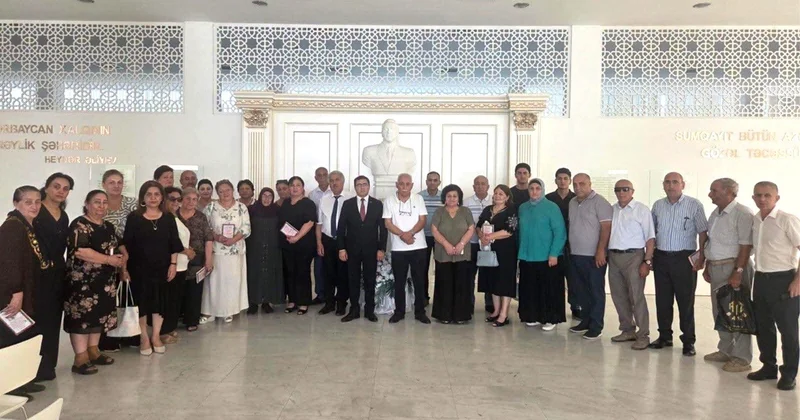 Sarı Aşığın “Gül dəftəri” kitabının IV nəşri təqdim olundu FOTO