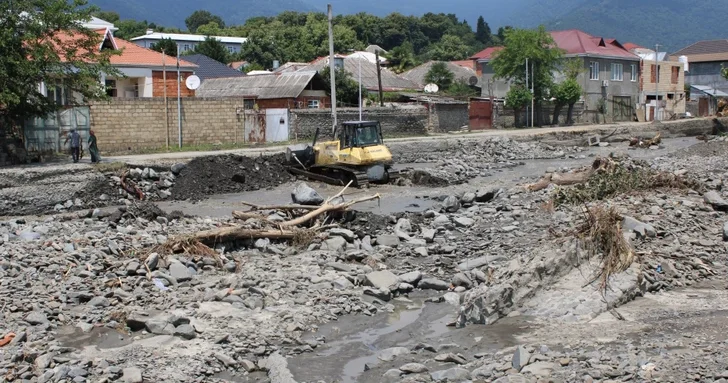 В Загатальском районе восстанавливают водоснабжение после разрушительного селя
