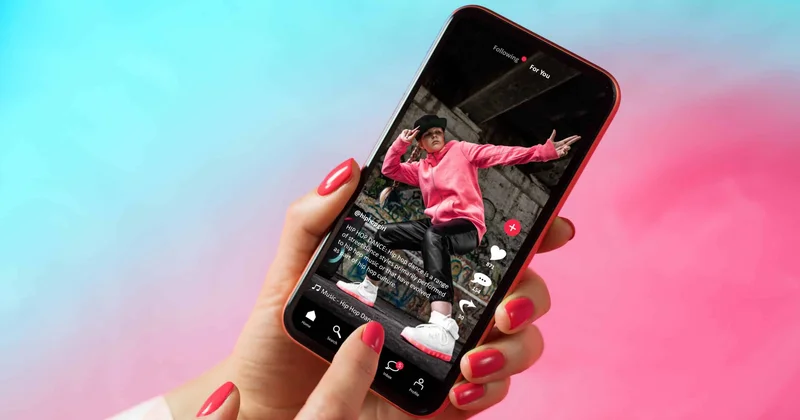 “TikTok” azərbaycanlı istifadəçilərin 590 min videosunu silib