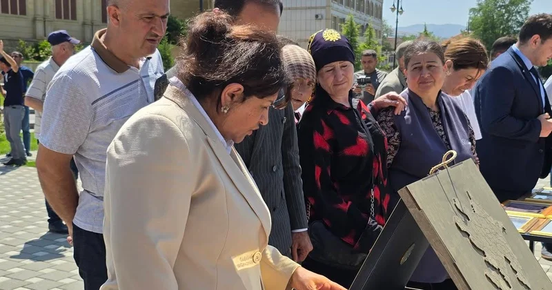 Müstəqilliyə və tərəqqiyə açılan yol FOTOLAR