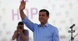 Kılıçdaroğlunu qəbul etməyən Dəmirtaş onunla GÖRÜŞDÜ