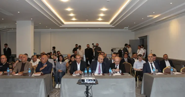 Təhlükəsiz mobilliyə doğru” adlı konfrans keçirildi FOTO