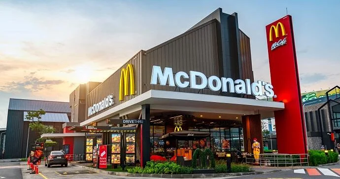 McDonald s завалили выброшенной едой ВИДЕО