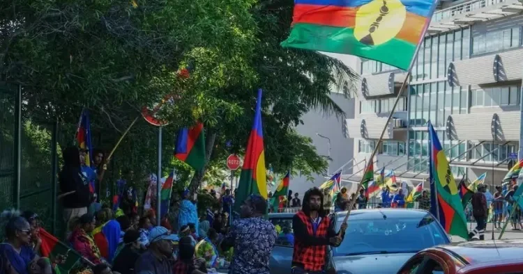 Fransa kanaklara zorla saziş qəbul etdirməyə çalışır