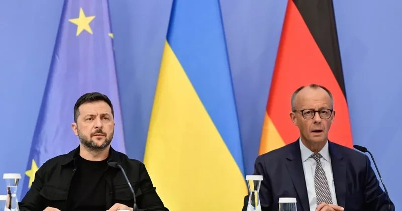 Конференция по Украине в Берлине: закрытые комнаты, изъятые телефоны и английский язык