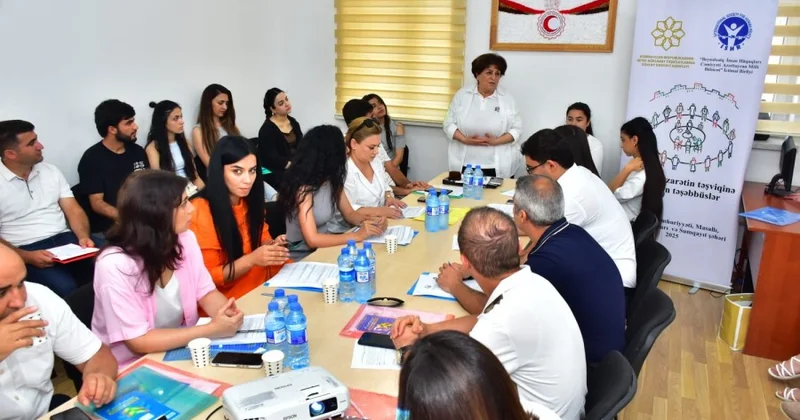 Sumqayıtda gənclərin və bələdiyyə üzvlərinin iştirakı ilə dəyirmi masa keçirilib FOTOLAR
