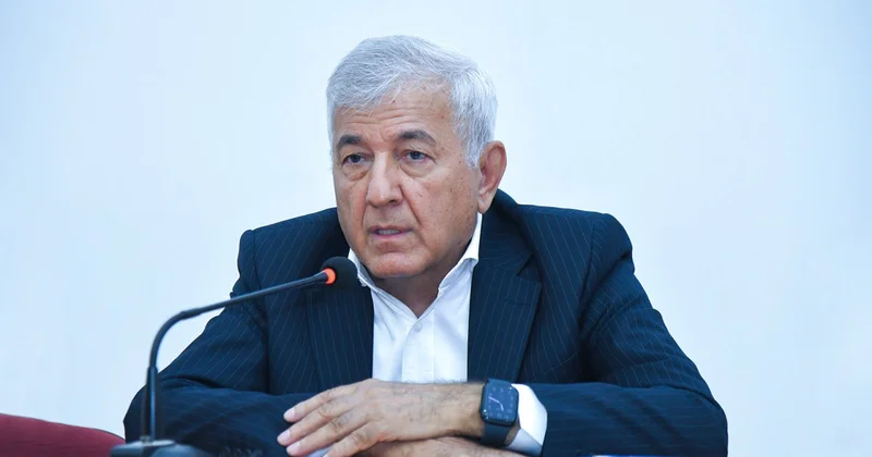 BMU rektoru bu tələbələrlə görüşdü FOTOLAR