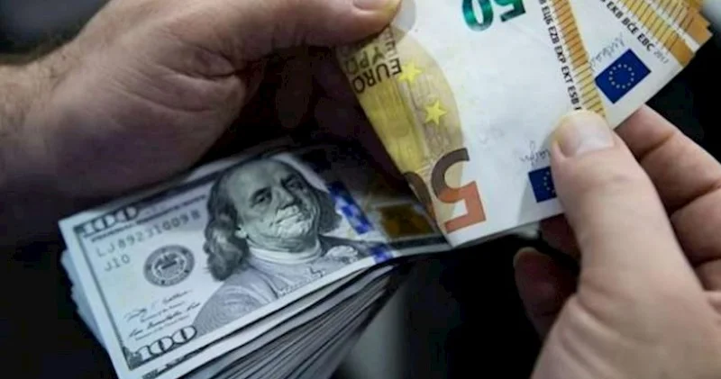 Qonşu ölkənin valyutası kəskin dəyər itirir