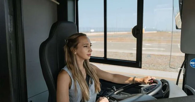 Qadınlar da avtobus sürəcək FOTO