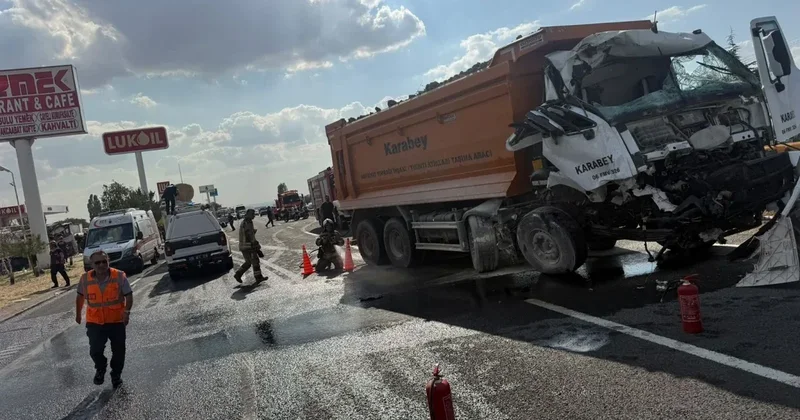 Ankarada mikroavtobus ilə yük maşını toqquşub: 1 ölü, 16 yaralı