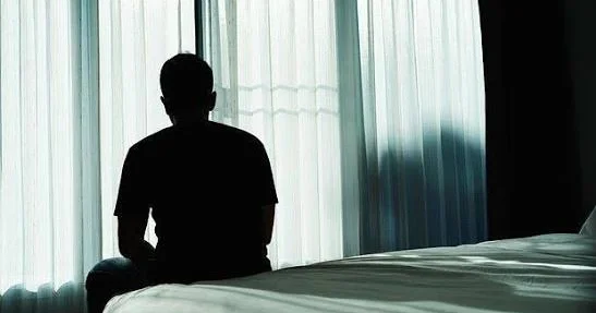 Bəzi insanlar niyə qaranlığı sevir, işıqdan narahat olur?