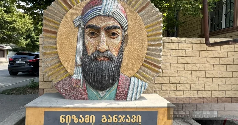 В Марнеули открыли бюст Низами Гянджеви после реставрации