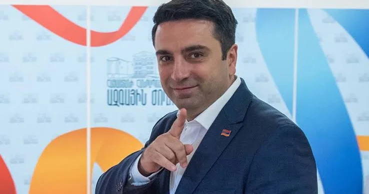Пашинян назначил Алена Симоняна секретарем совбеза