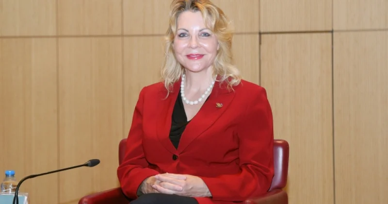 Şelli Bransuik: Azərbaycan kosmos, süni intellekt və innovasiyalar sahəsində regional mərkəzə çevrilə bilər MÜSAHİBƏ