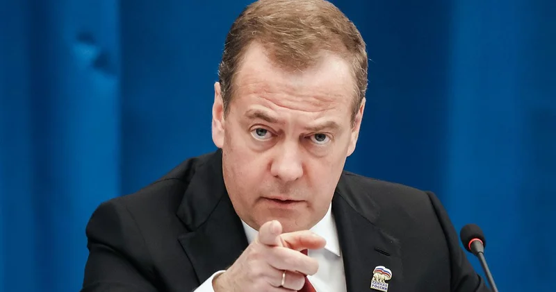 Медведев резко раскритиковал российскую молодежь Minval Politika