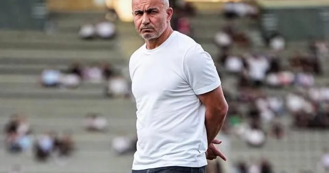 Qurban müəllim onu sərgi eksponatına çevirib!