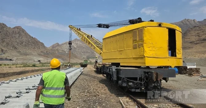 Naxçıvanı Zəngəzur dəhlizinə bağlayacaq dəmir yolunun tikintisindən REPORTAJ