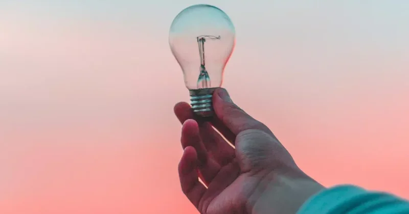 İtaliyada isti hava səbəbindən elektrik enerjisinə tələbat rekord həddə çatıb