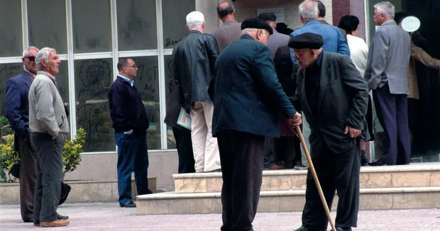 Azərbaycanda sosial ödənişlər 6,1 milyard manatı keçdi