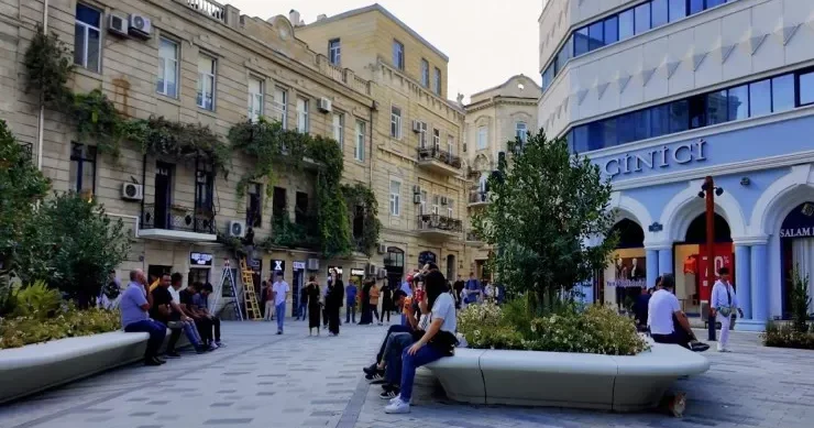 Torqovı da tualet DAVASI: saxlanılan var