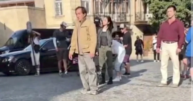 Ceki Çan Bakıda filmin çəkilişləri davam edir Maraqlı görüntülər
