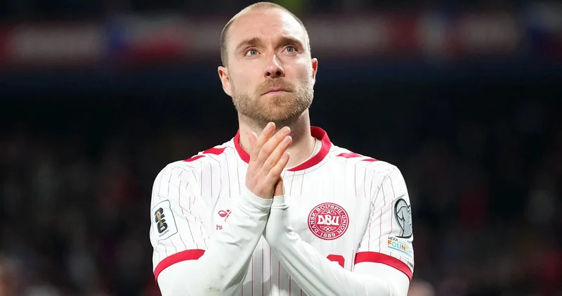 Məşhur futbolçu inadından dönmür
