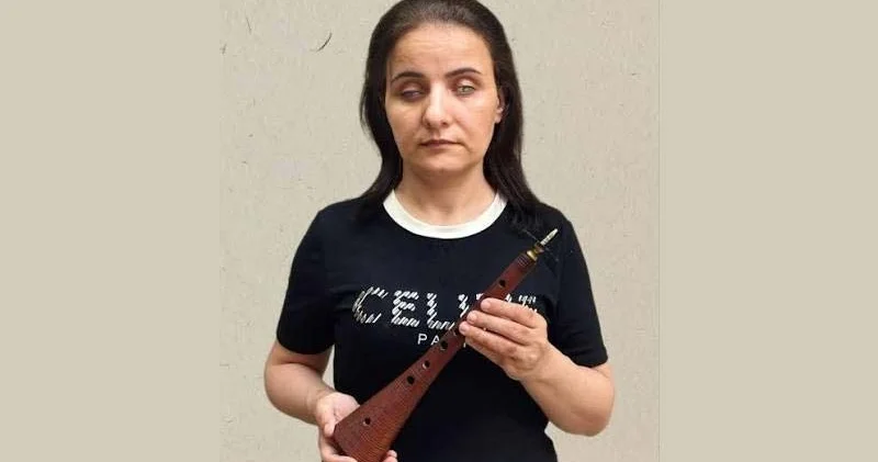 Gözdən əlil məcburi köçkün yaşadığı yataqxanadan narazıdır Müvəqqəti mənzil istəyir (VİDEO)