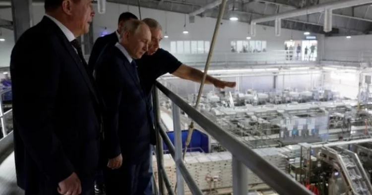 Putin İturup adasına səfər edib: yaponlar narazıdır