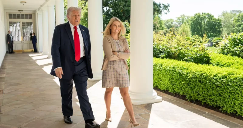 Ливитт покидает Трампа