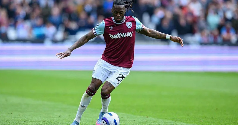 Aston Villa konqolu müdafiəçi üçün danışıqlara başladı