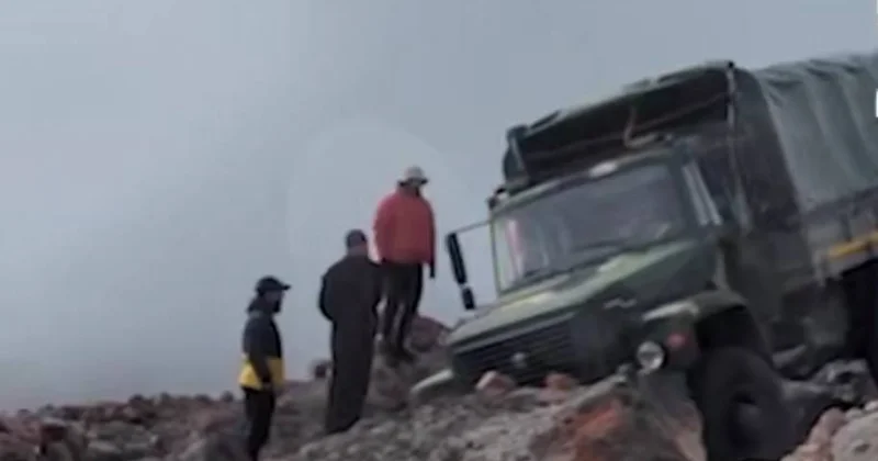 Elbrus dağında kanatın qırılması ilə 25 nəfərlik alpinist qrupu dərəyə düşdü VİDEO