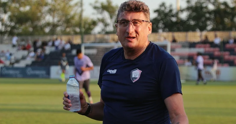 Kaxaber Tsxadadze: 11 nəfər oyunçu ilə davam etmək olmaz
